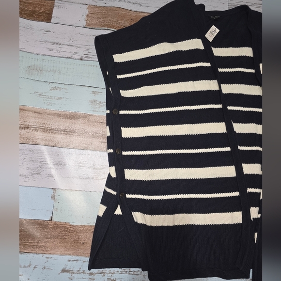 Talbots NWT Loose Fit, Knitted Sweater Vest - Picture 4 of 7